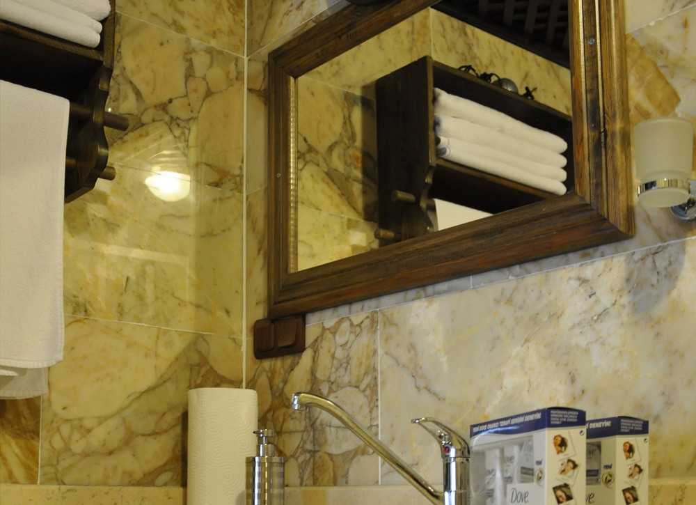 Traditional Room Detail 10