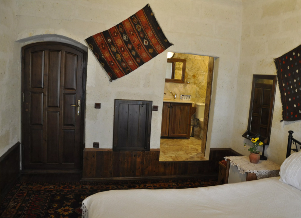 Traditional Room Detail 11